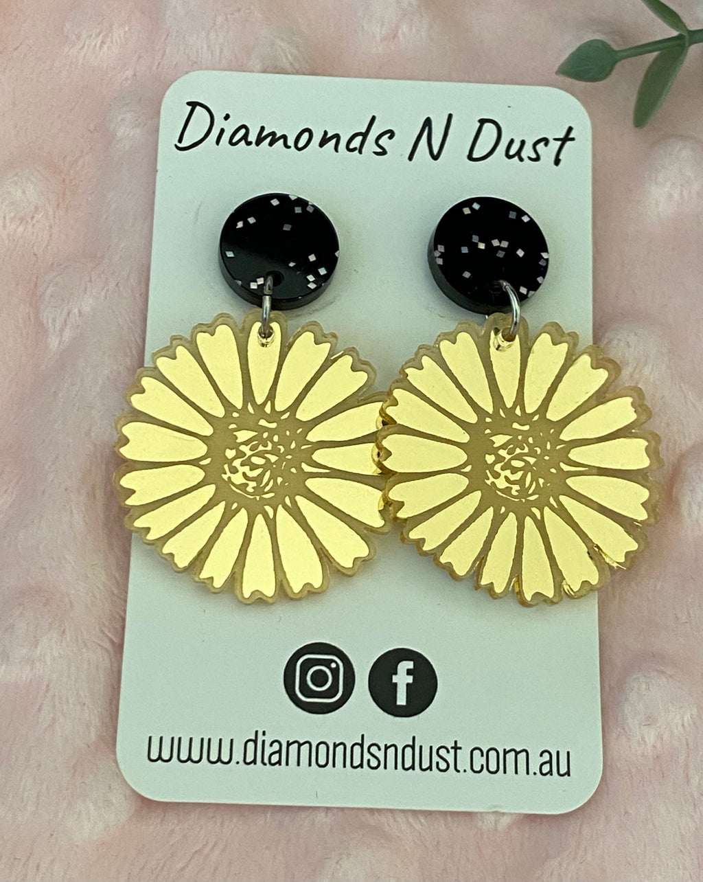 Dangle earrings - Daisies - gold mirror & black