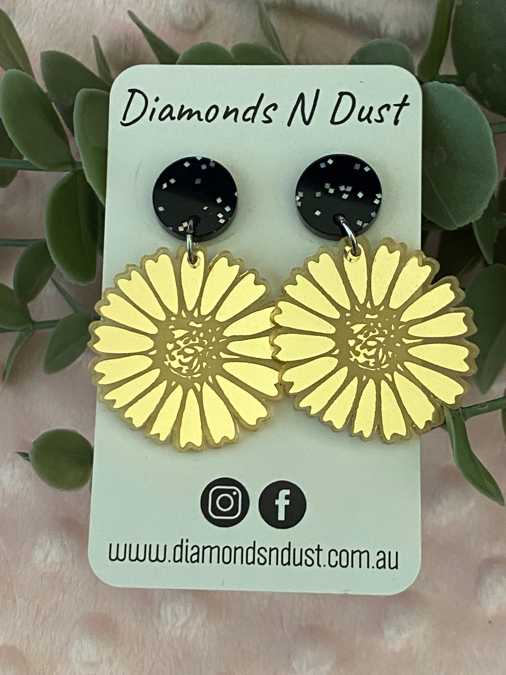 Dangle earrings - Daisies - gold mirror & black